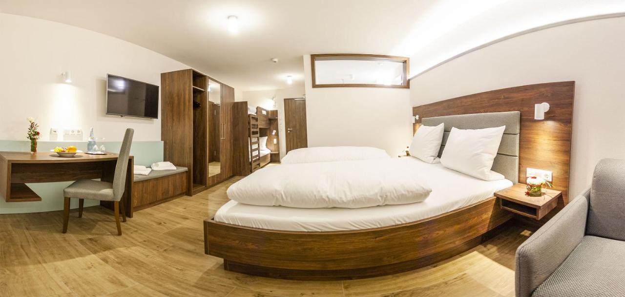 Hotel-Gasthof Krone Greding Extérieur photo